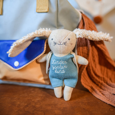 Kuscheltier "Kindergartenkind" - Hase blau