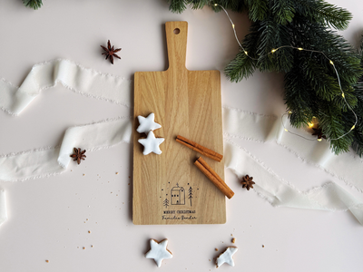 Weihnachtliches Schneidebrett mit skandinavischem Motiv