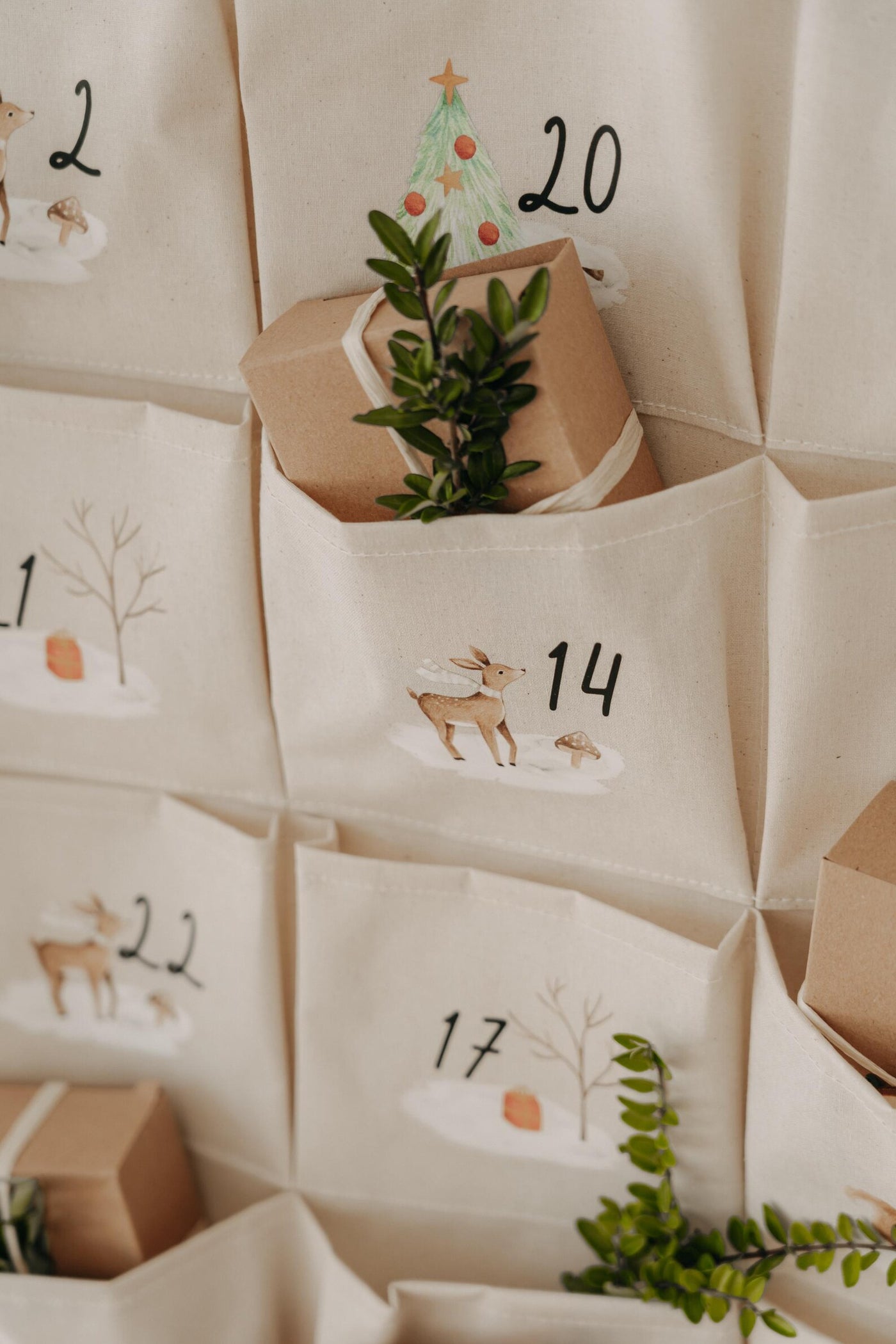 Adventskalender aus Stoff mit Winterwonderland-Motiv