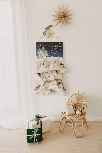 Adventskalender Winterwonderland-Motiv & aufgesetztem Namen aus Acryl