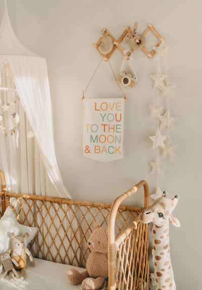 Wimpel aus Stoff "love you to the moon & back"